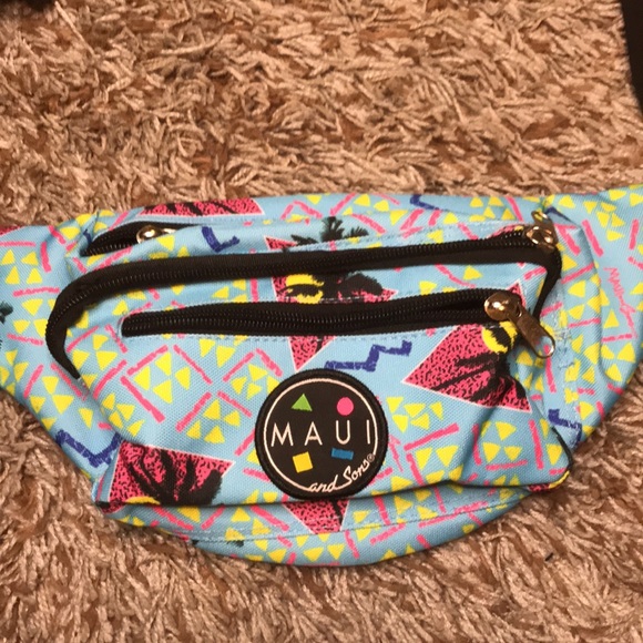 Maui and Sons Fanny pack - Picture 2 of 4